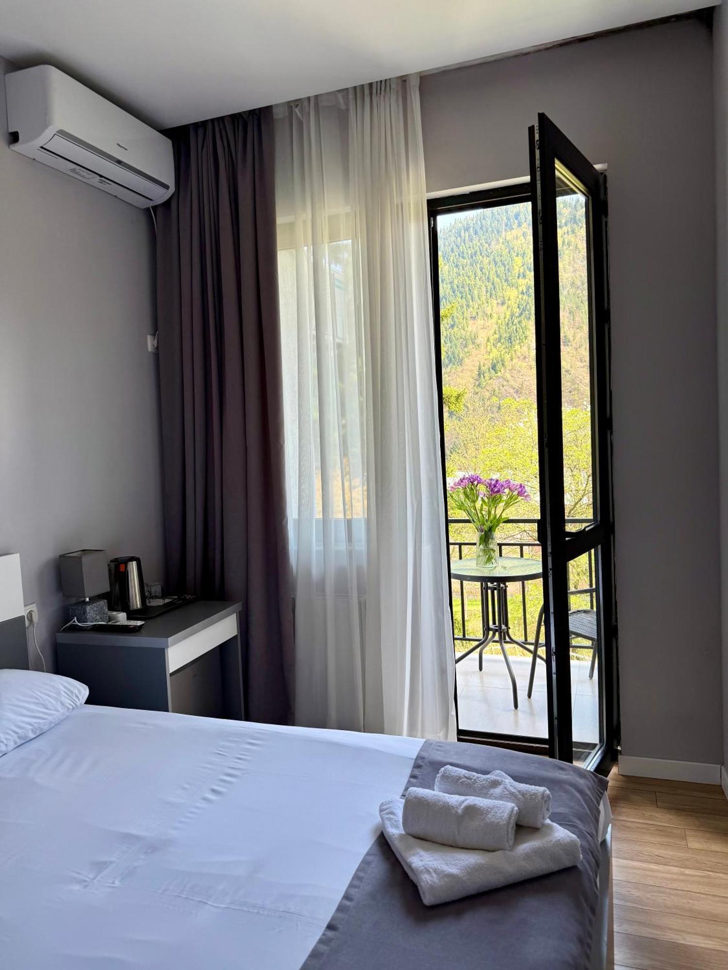 Likani Home Borjomi ภายนอก รูปภาพ